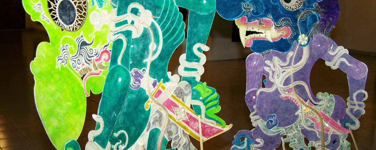 Zeitgenössische Schattenspielfiguren des Künstlers Sukasman © Claudia Seise