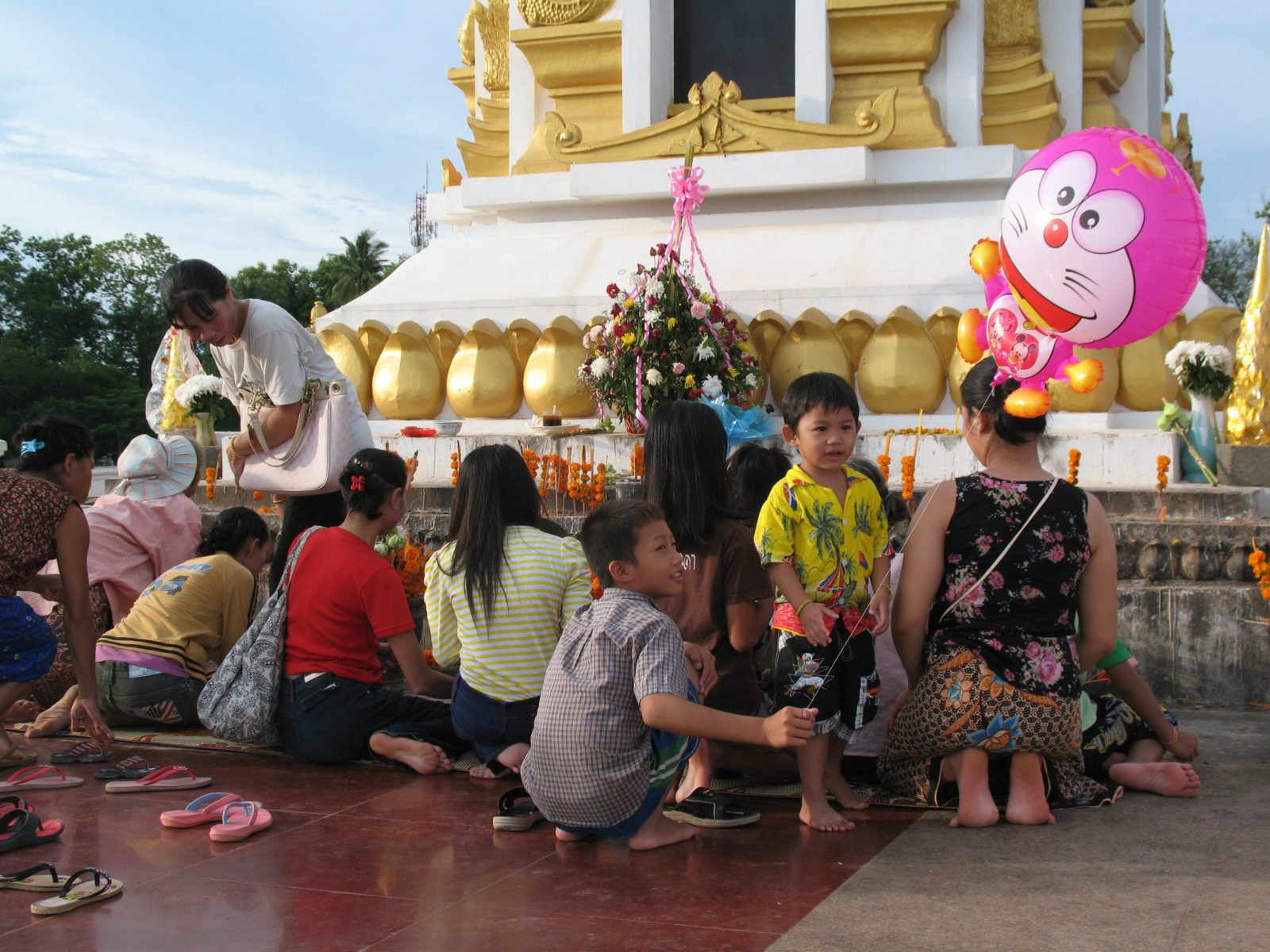 Ritueller Alltag an der Statue © Oliver Tappe