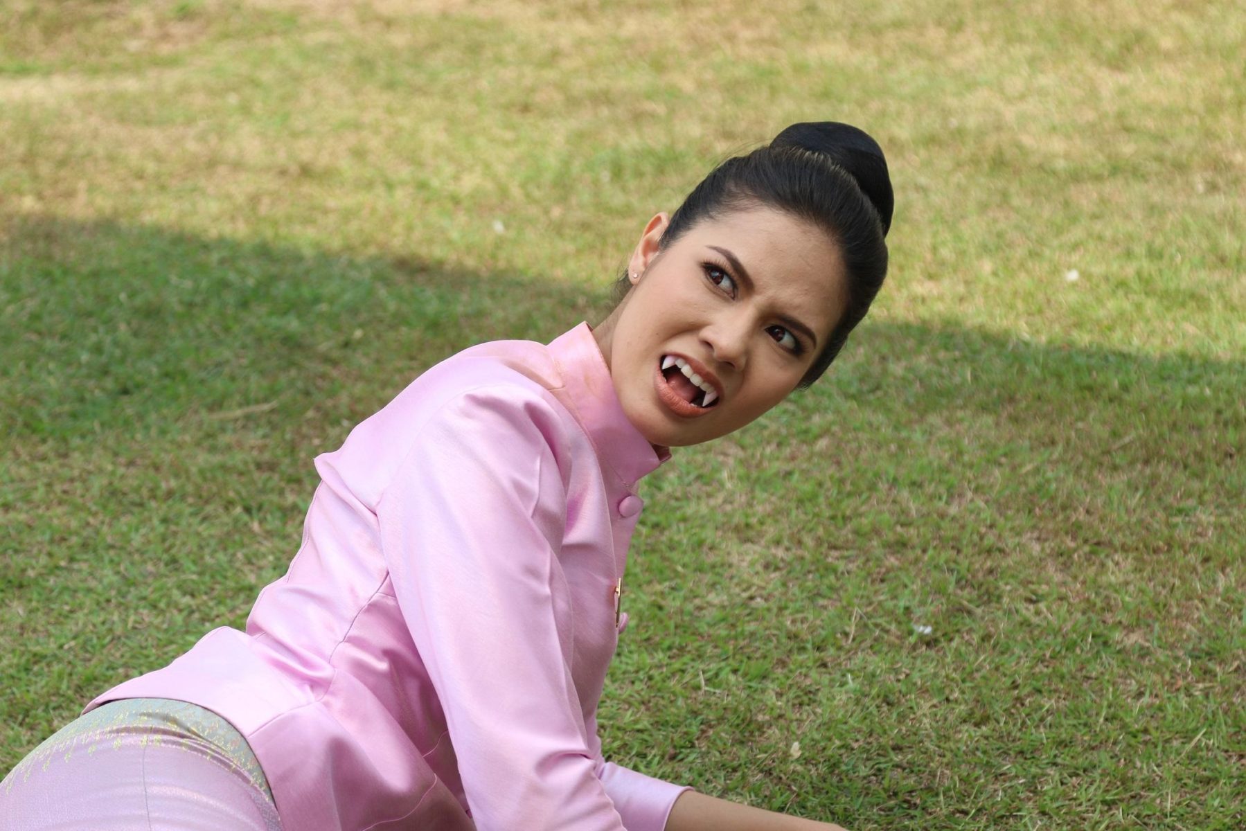 Betonung vampirartiger Züge in der gegenwärtigen Darstellung Phi Krasues in der Daily Soap Sap Krasue ©