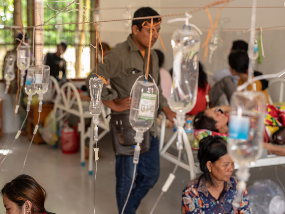 Infusionen für in Ohnmacht gefallene Arbeiter*innen © Central