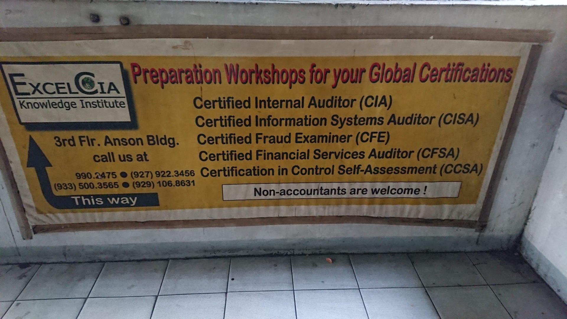 Werbung für weltweite Zertifikate für Fachpersonal in Manila © Mirjam Overhoff