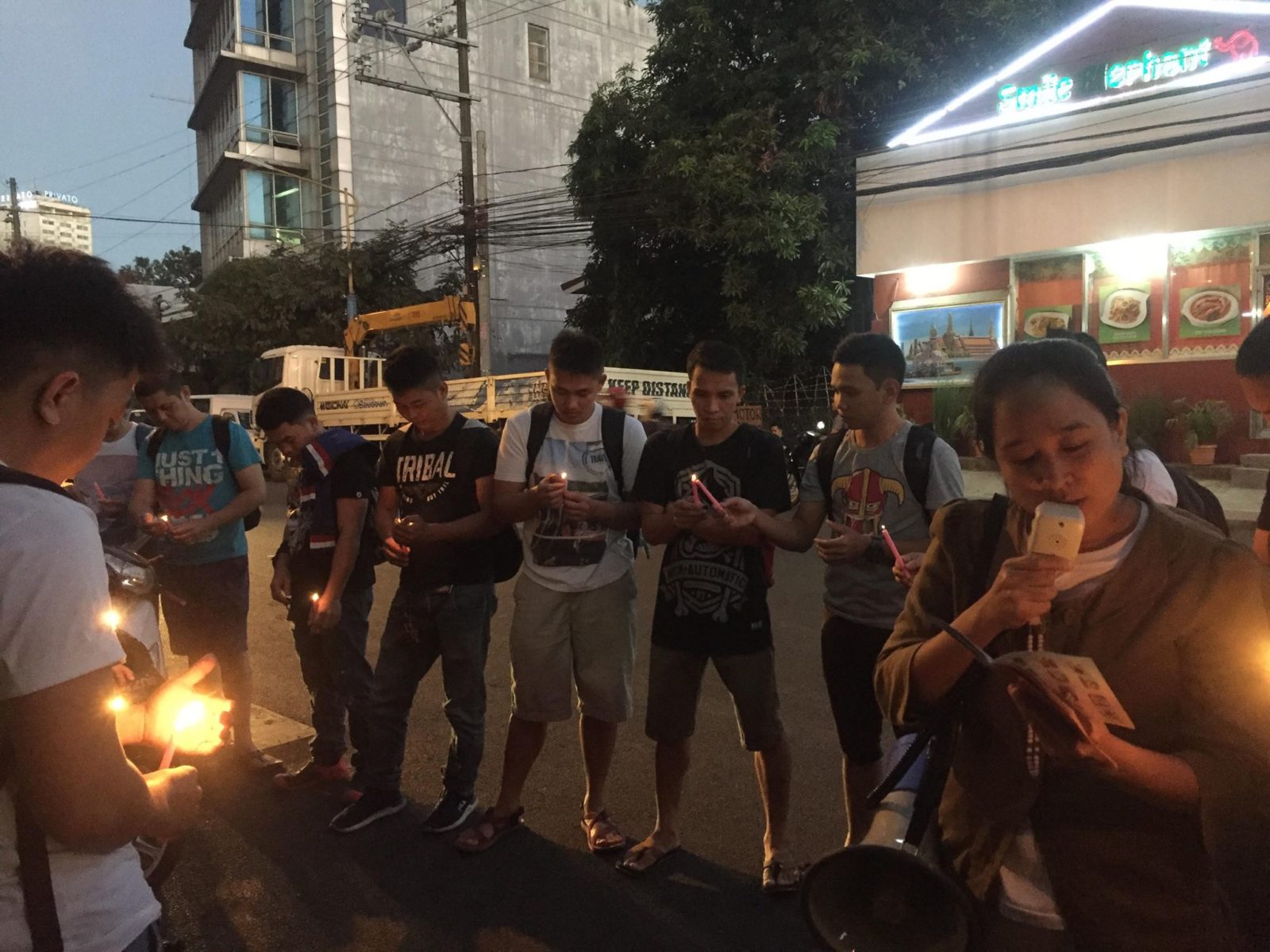 Streik von Vertragsarbeiter*innen von Angel's Burger © Luke Espiritu