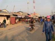 Am späten Nachmittag und Abend füllen sich langsam die Straßen Phnom Penhs mit Arbeiter*innen, Kambodscha 2018 © Anonym