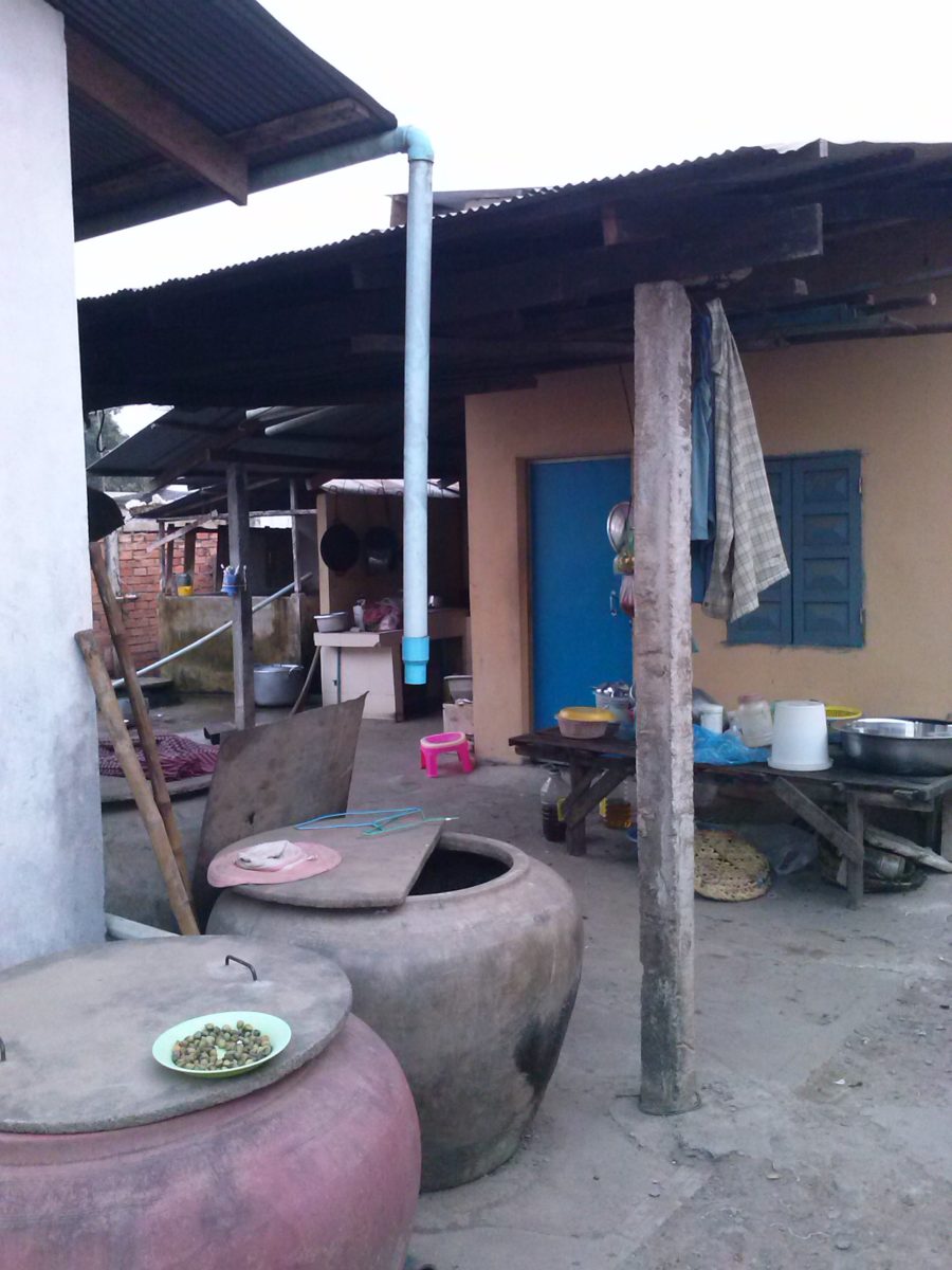 Unterkunft von Arbeiter*innen in Phnom Penh. Trotz Anstieg reichen die Löhne kaum zum Überleben, Kambodscha 2018 ©Anonym