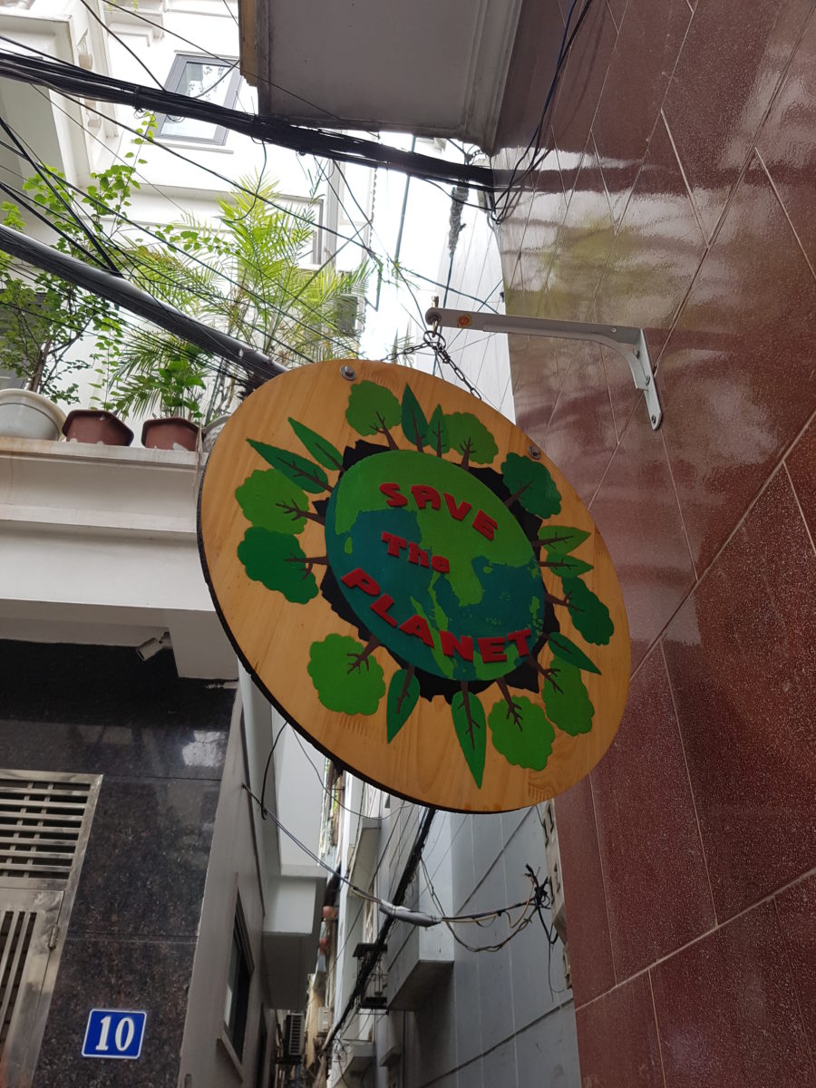 Schild am Zero Waste Laden Hanoi © Julia Behrens
