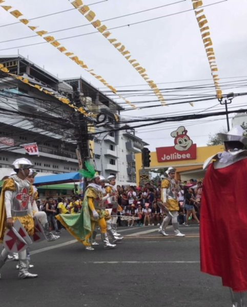 Parade beim Sinulog Festival © Alieth Bontuyan