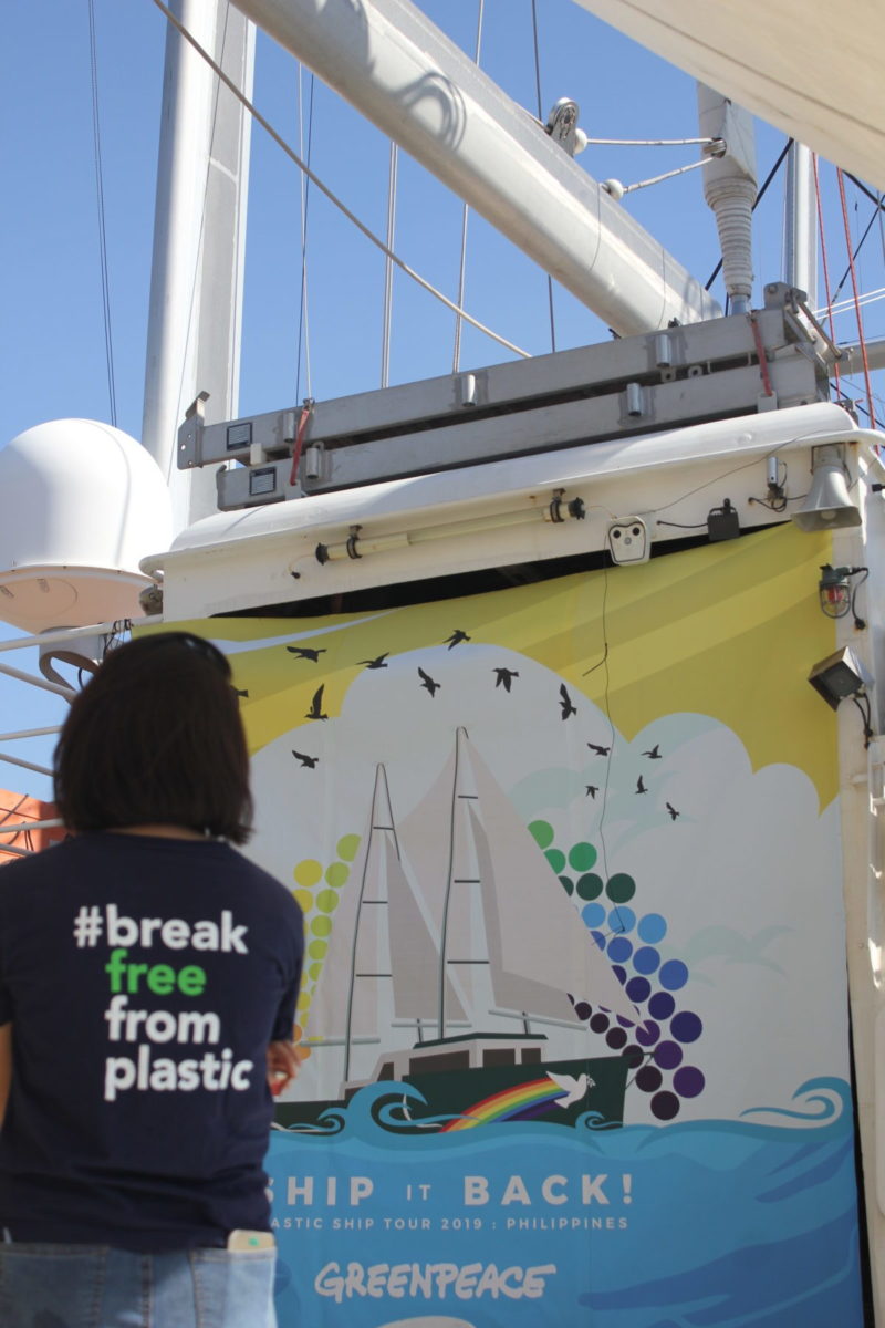 "Ship it Back" Kampagne auf der Rainbow Warrior III © Mirjam Overhoff