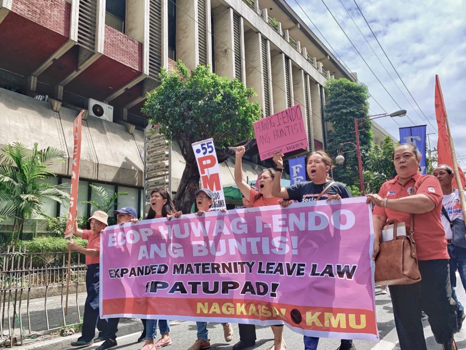 Filipinas protestieren zum Beispiel für längeren Mutterschutz © Del Banares