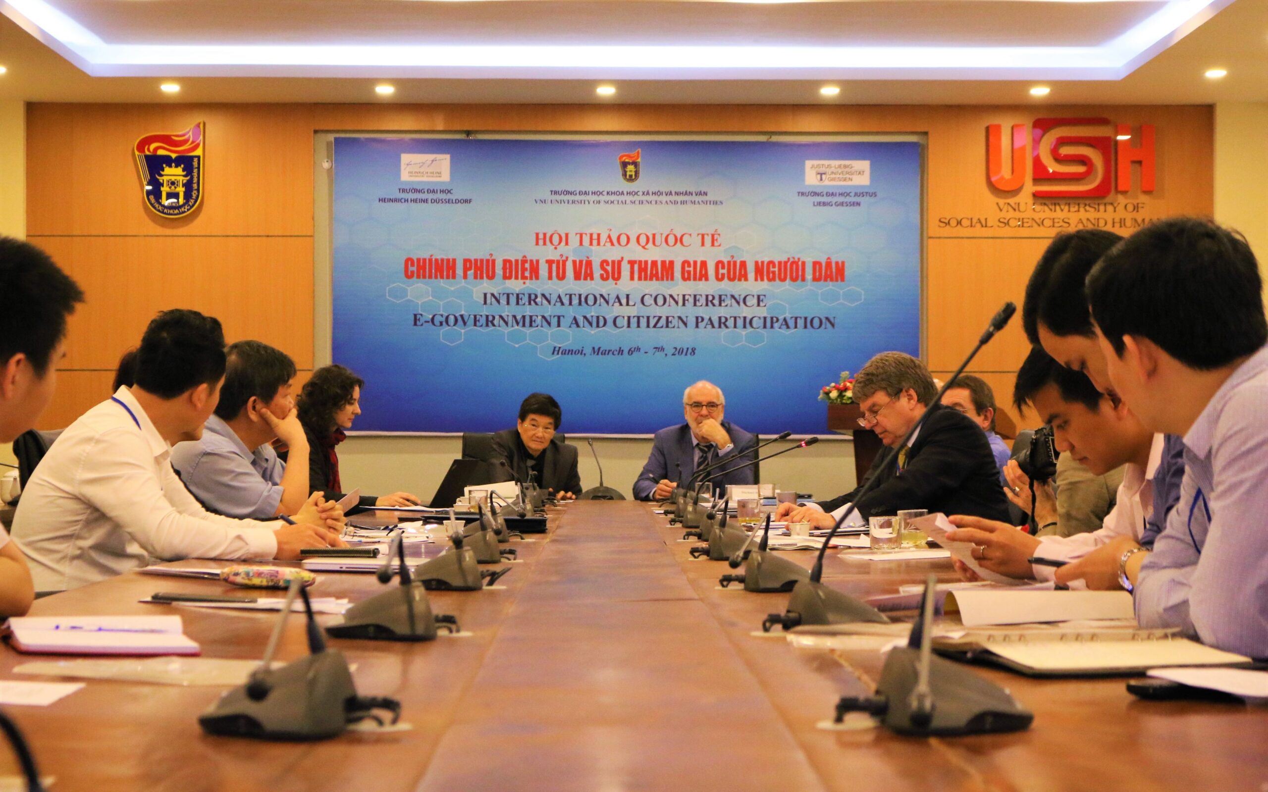 Vietnam E-Government Demokratie