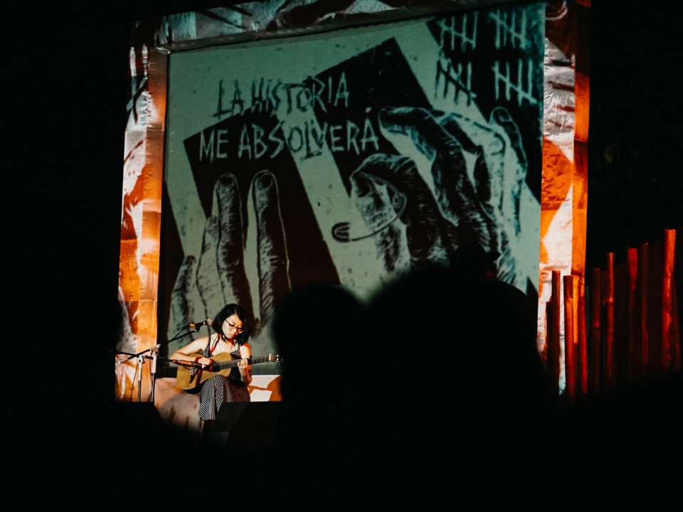 Indonesien Mit Musik Schweigen brechen